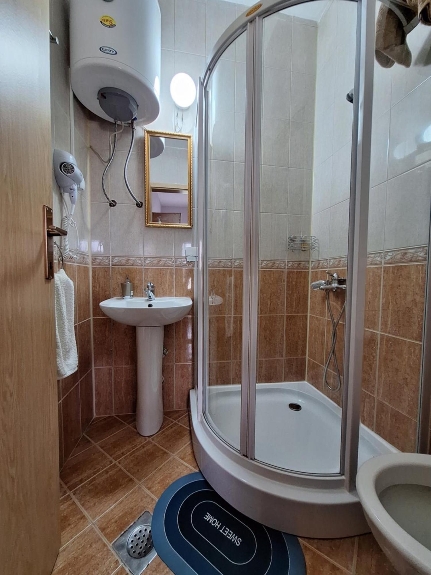 Studio Apartments Oleg Ohrid Bagian luar foto
