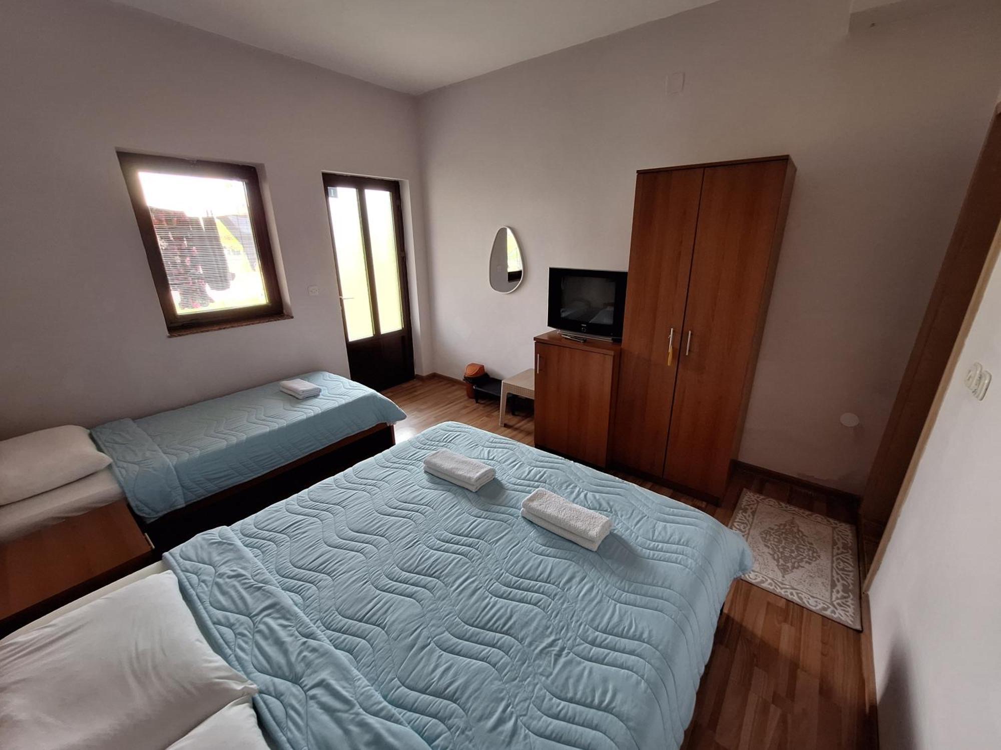 Studio Apartments Oleg Ohrid Bagian luar foto